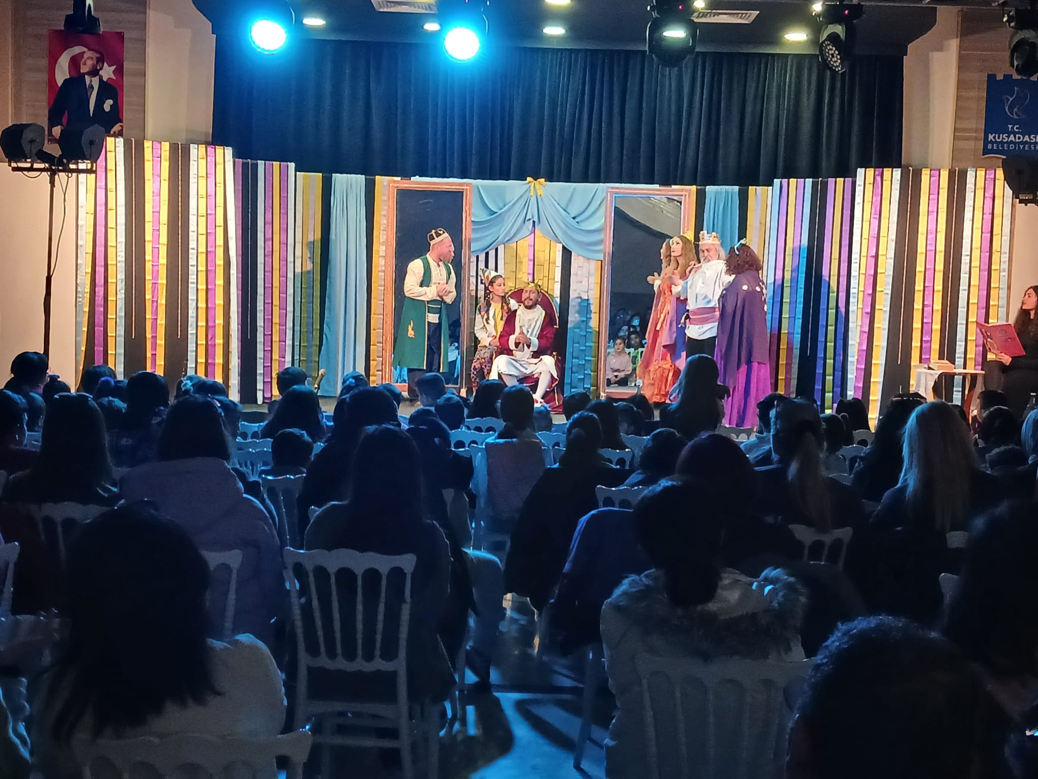 Kuşadalılar tiyatro günleri ile buluşuyor