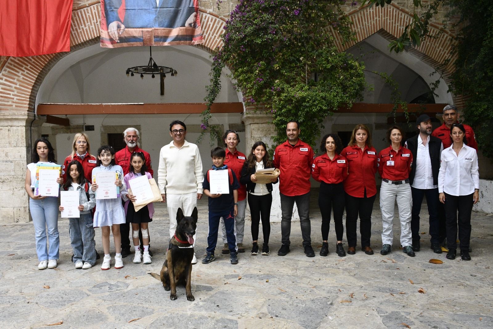 ‘Haydi Gençler, Haydi Çocuklar AKUT İle El Ele Projesi’ ödülleri verildi