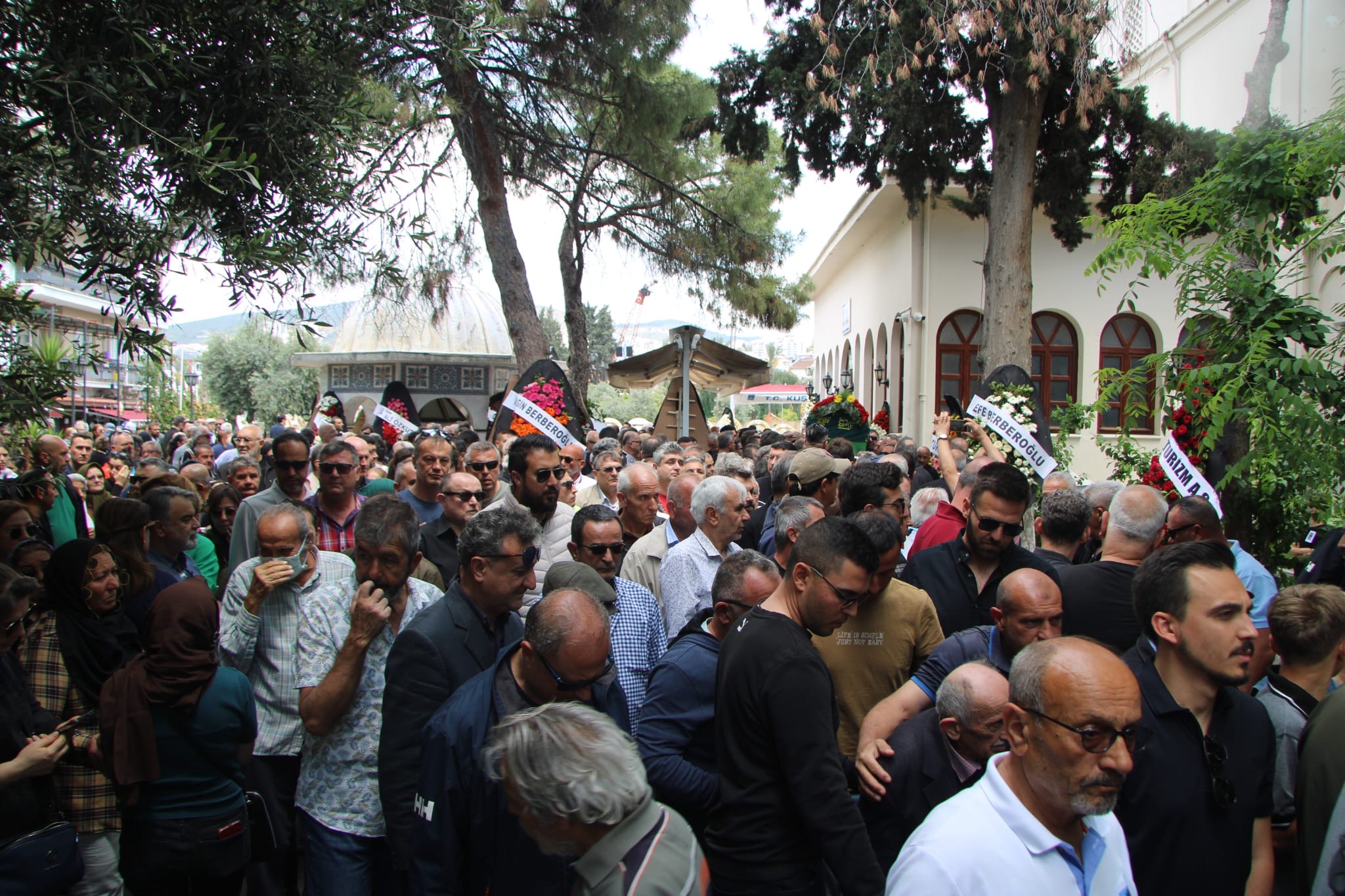 Ünlü turizmci Erol Özbaş son yolculuğuna uğurlandı