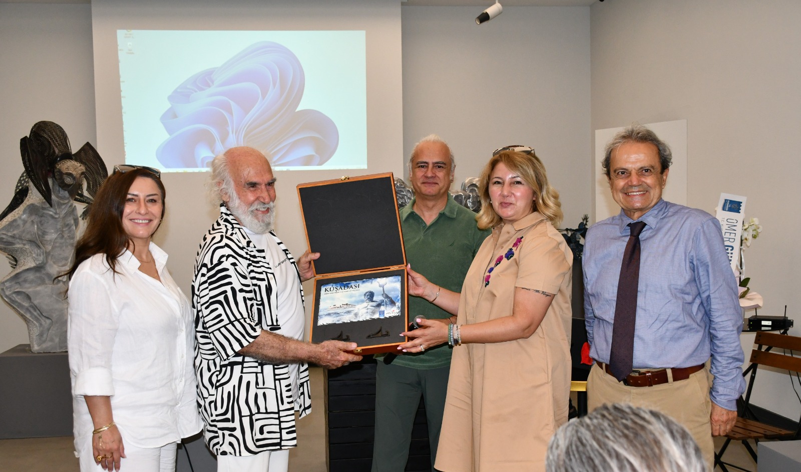 Adamodern Sanat Galerisi 'Sanat ve İdeoloji' isimli söyleşiye ev sahipliği yaptı