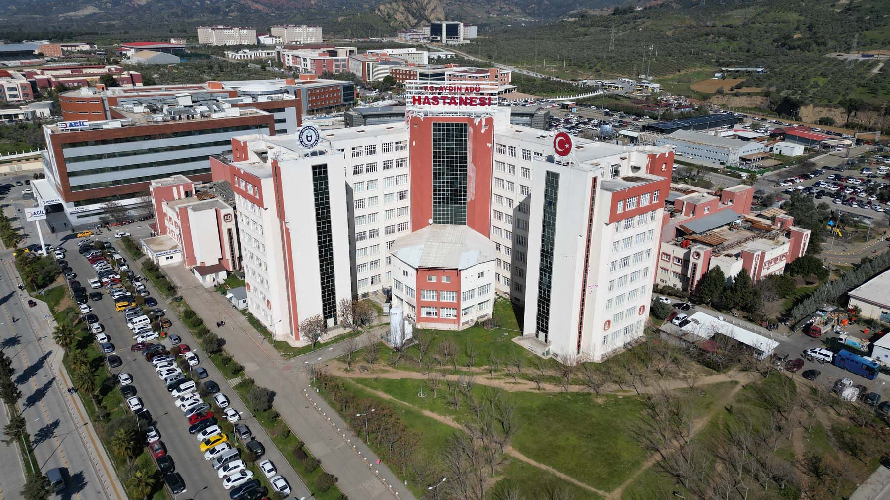 ADÜ'de ücretli geçiş kararındaki adaletsizliğe öğrencilerden tepki