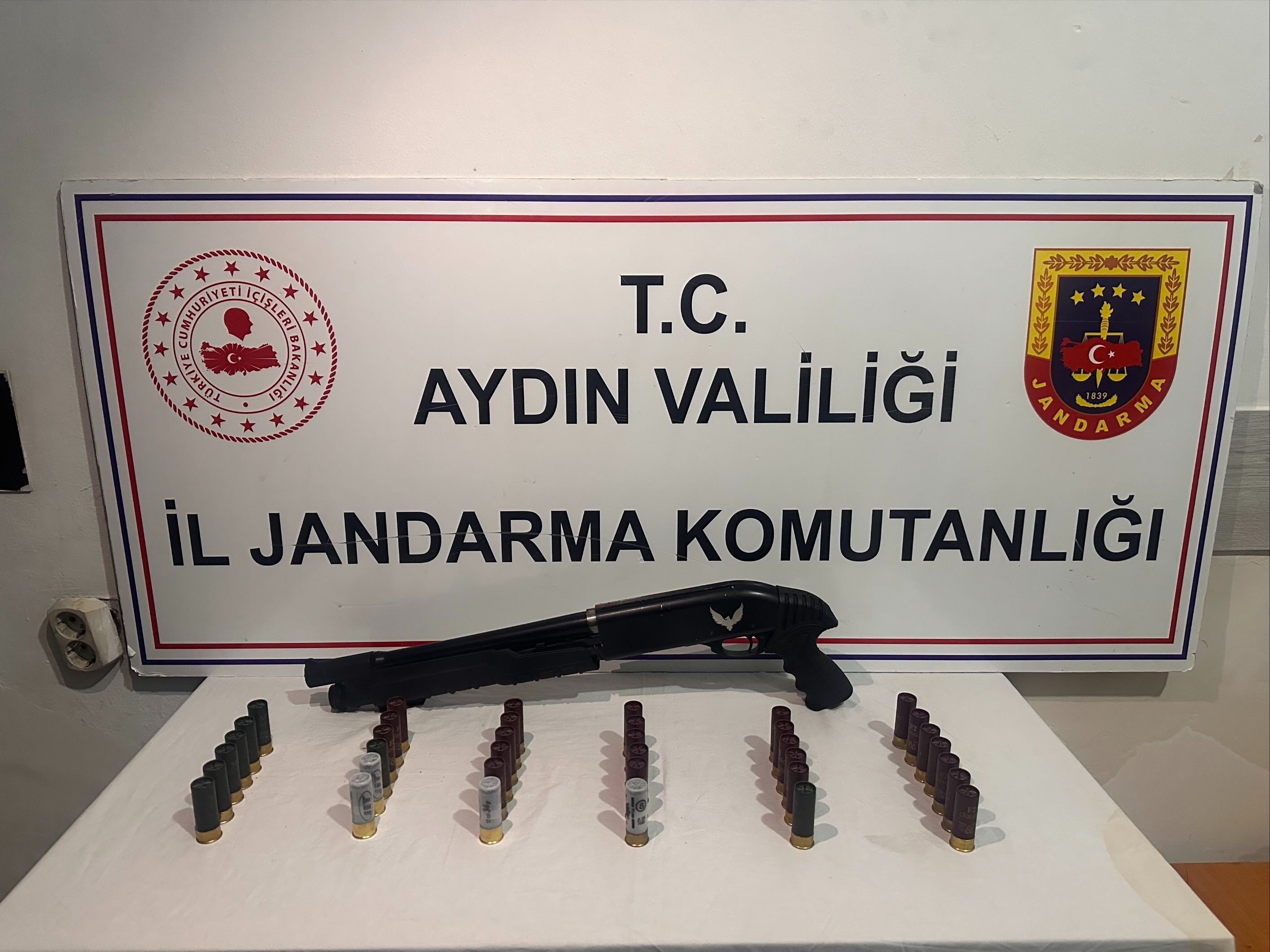 'Dur' ihtarına uymadı, jandarmadan kaçamadı