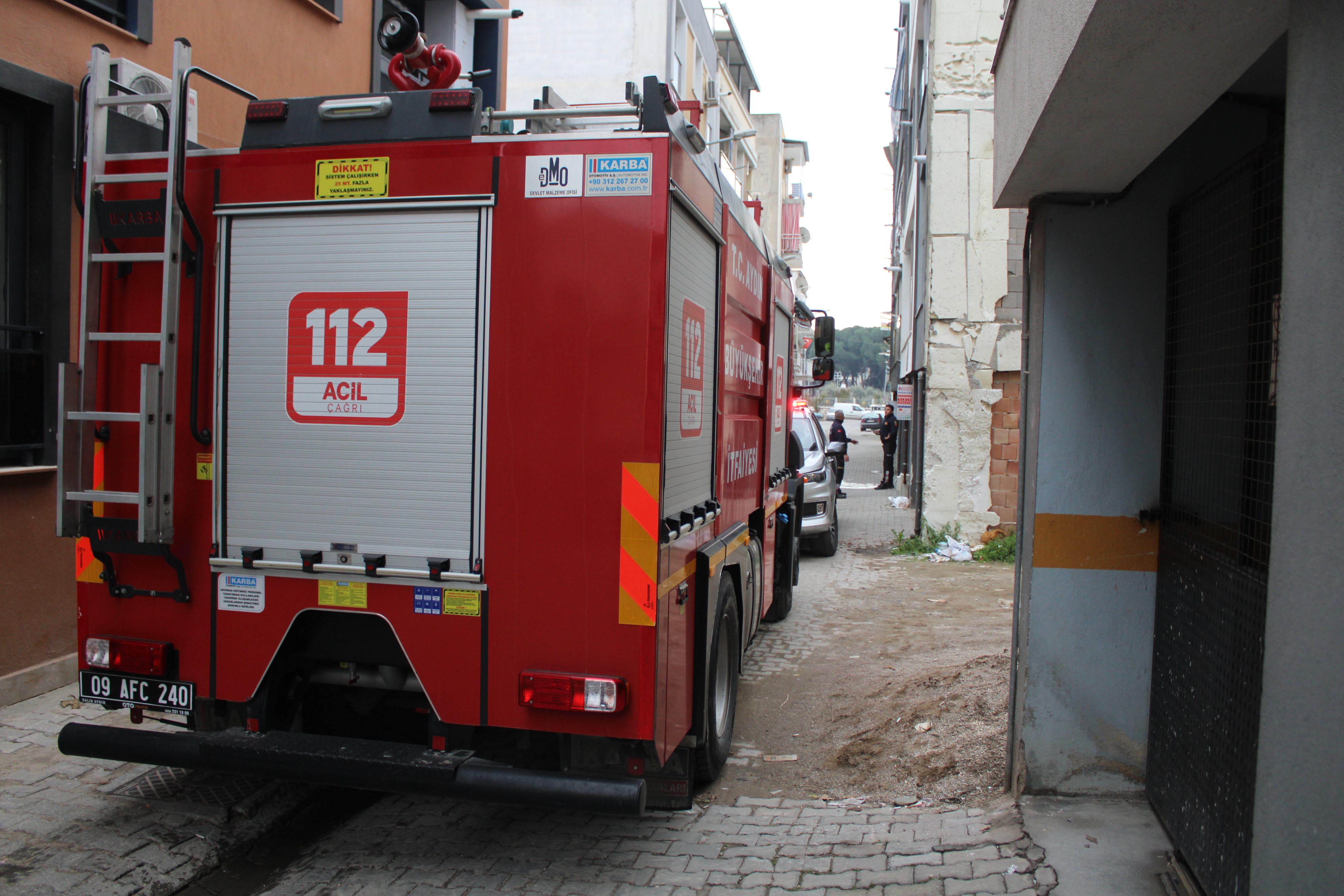 Tahtalar tutuştu, itfaiye harekete geçti