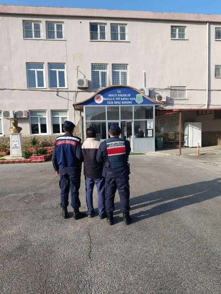 Nazilli'de 2 aranan şahıs yakalandı