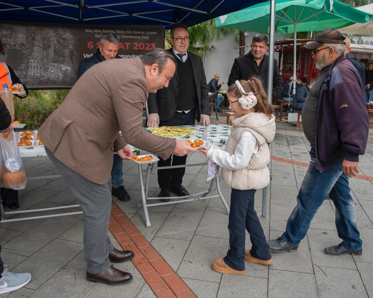 Kuşadası Belediyesi'nden 6 Şubat Deprem Şehitleri için Kur'an ve lokma hayrı