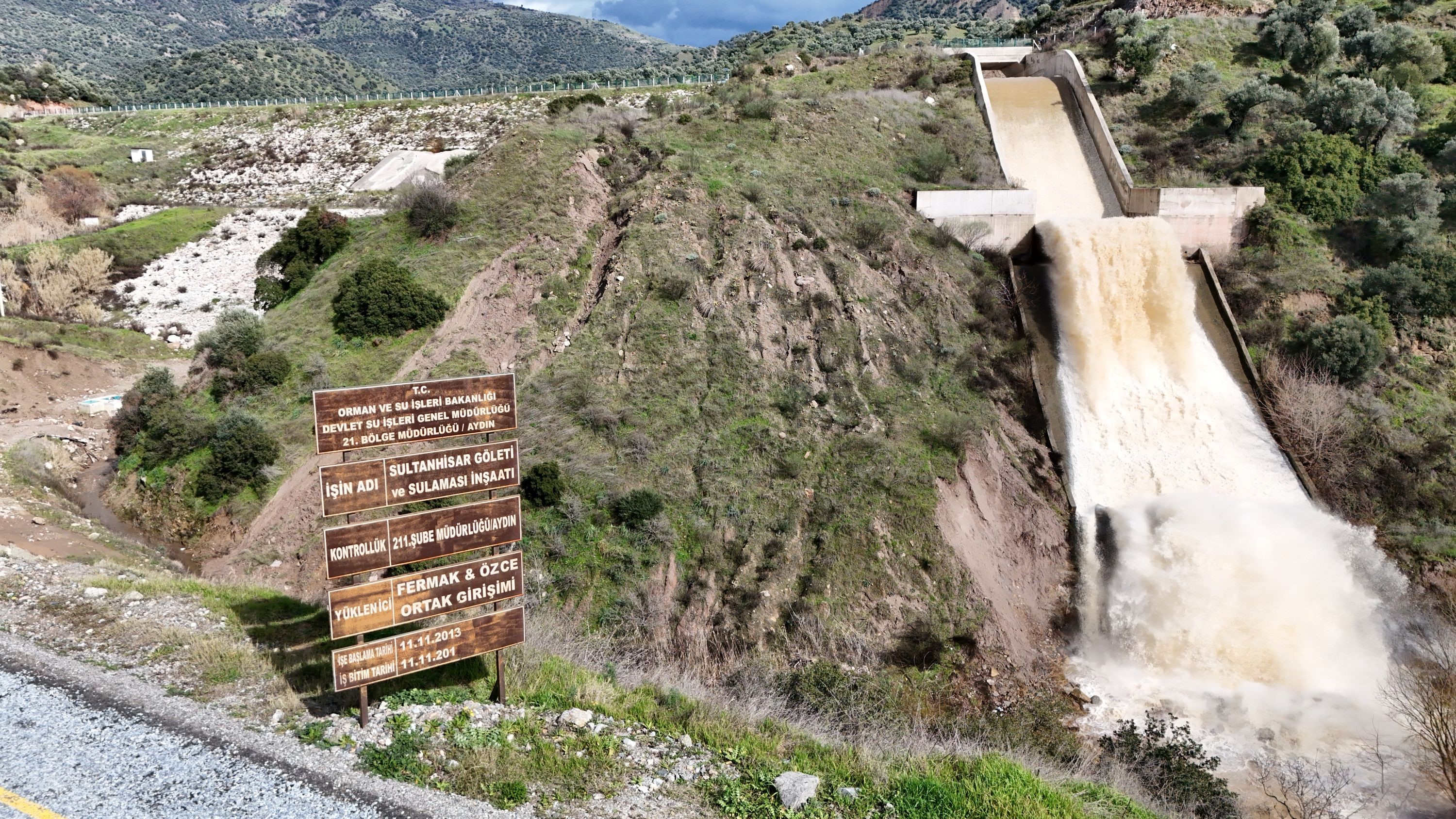 Sultanhisar'da göletler sağanakla doldu taştı
